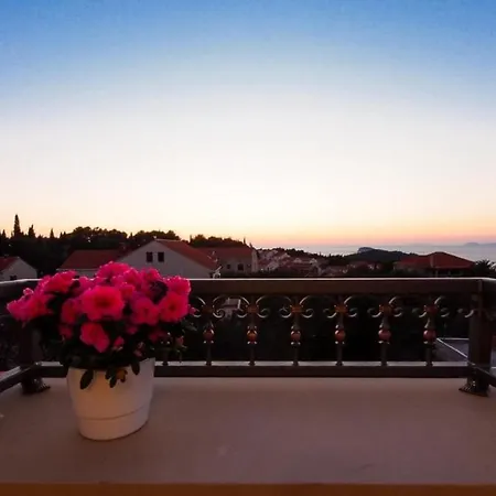Anuska- One Bedroom With Balcony And Sea View *