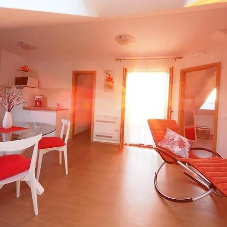Anuska- One Bedroom With Balcony And Sea View *