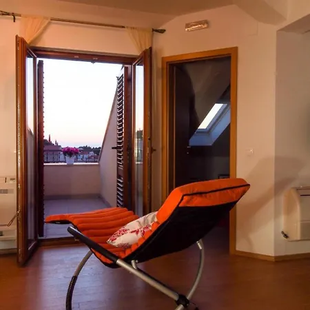 Anuska- One Bedroom With Balcony And Sea View Διαμέρισμα