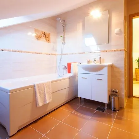 Anuska- One Bedroom With Balcony And Sea View Διαμέρισμα